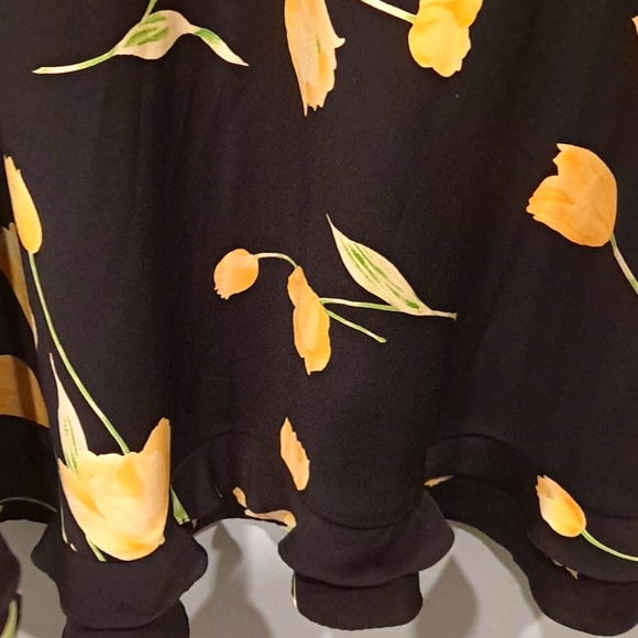 STUDIO I LOVELY DRESS - Picture 3 of 9